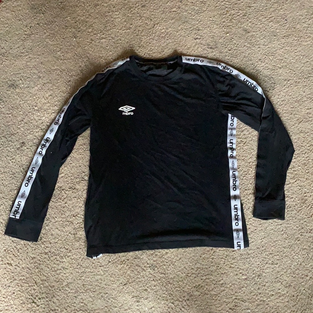 Black long sleeve Umbro top